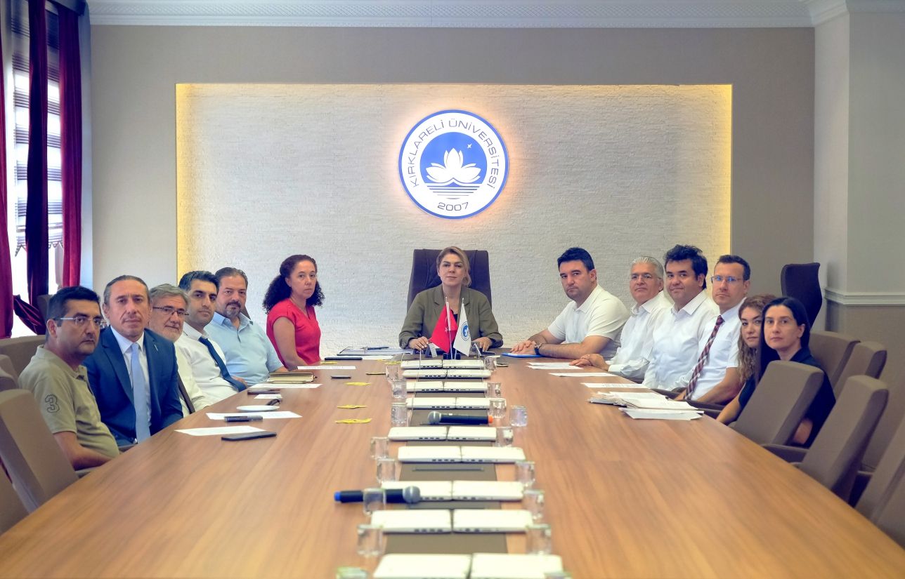 Üniversite yönetimi, projeleri görüştü