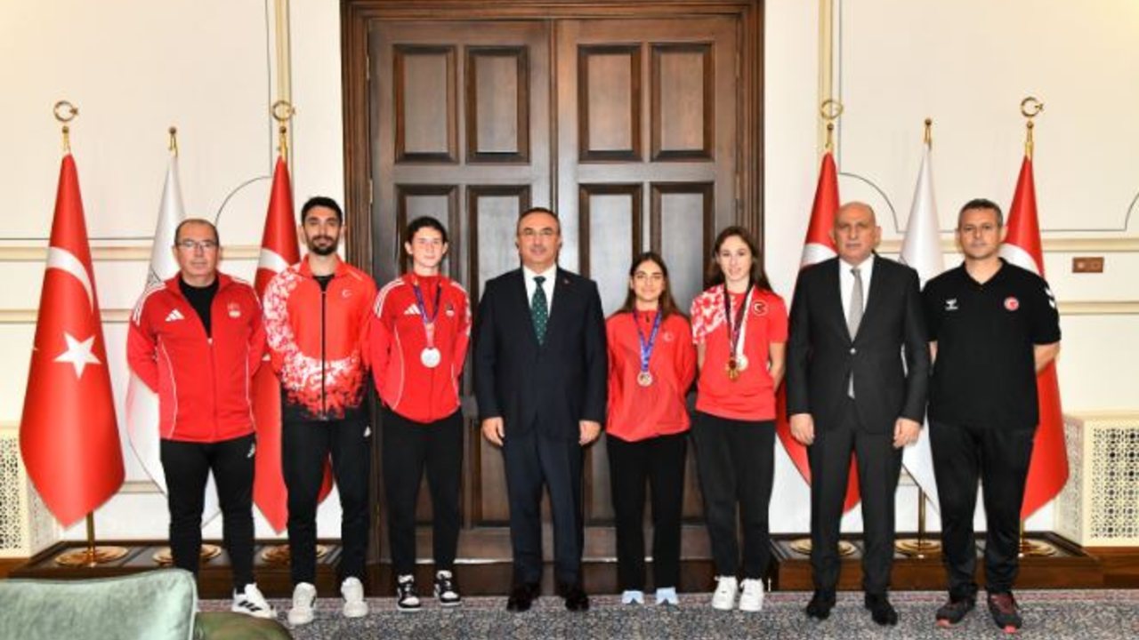 Vali Soytürk başarılı sporcuları ağırladı