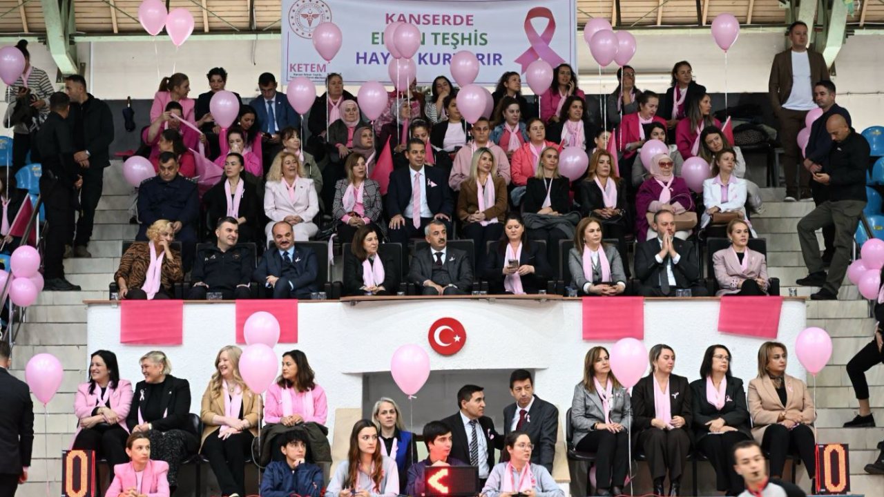 Meme kanserine karşı farkındalık için sahaya çıktılar