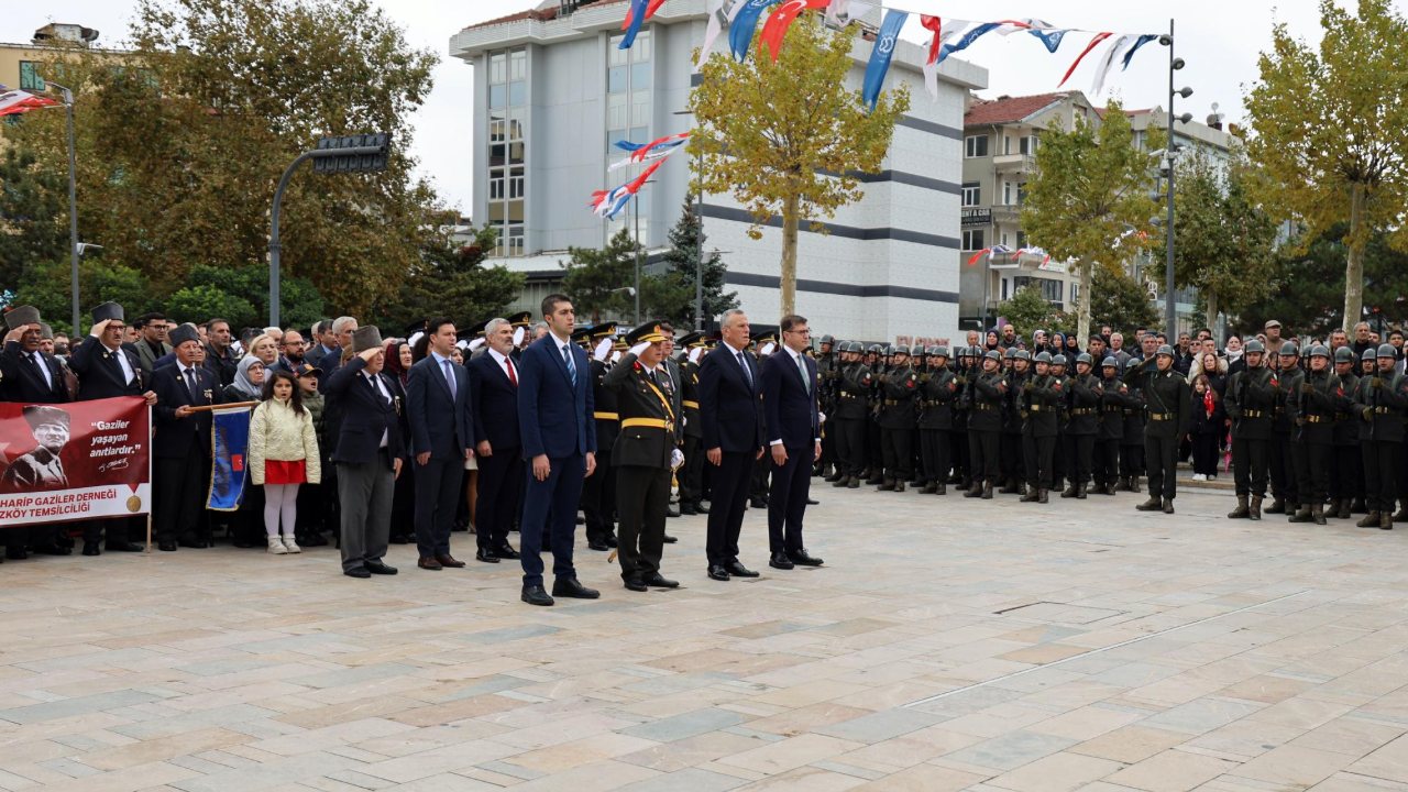 Çerkezköy’de 29 Ekim kutlamaları çelenk sunma töreniyle başladı