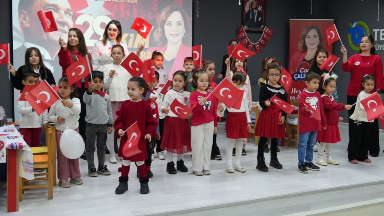 Küçük yüreklerin büyük Cumhuriyet sevinci