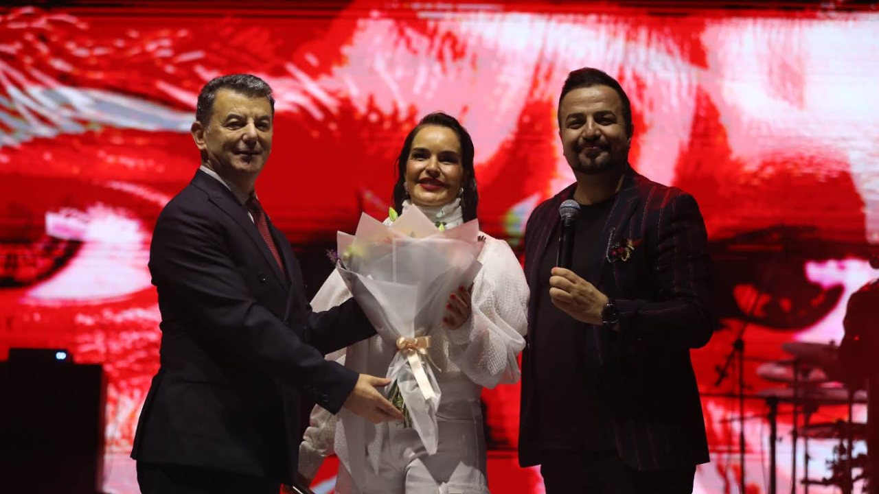 Kapaklı’da 29 Ekim coşkusu Bengü konseriyle taçlandı