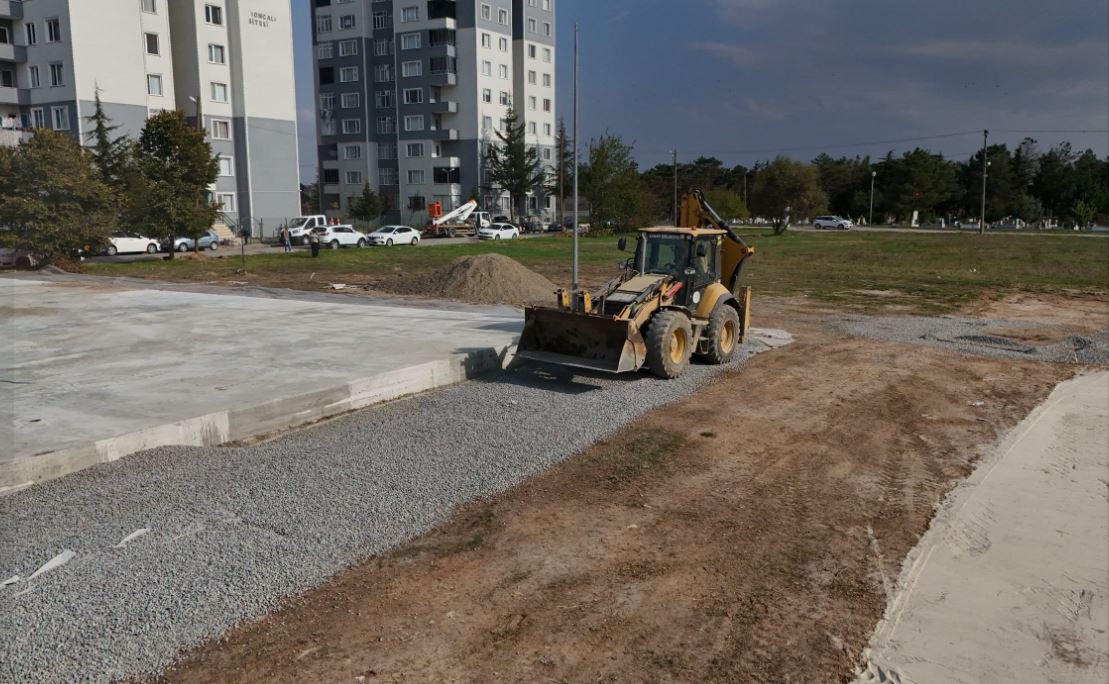 Büyükyoncalı’ya çocuk parkı ve spor kompleksi
