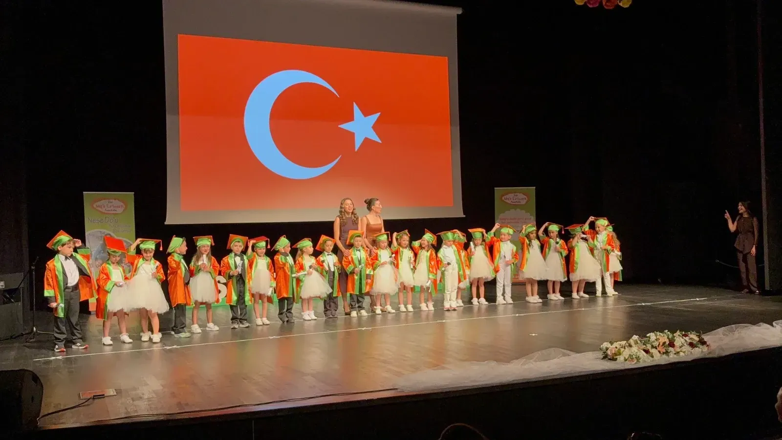 Neşe Erberk Anaokulları’ndan görkemli yılsonu gösterisi