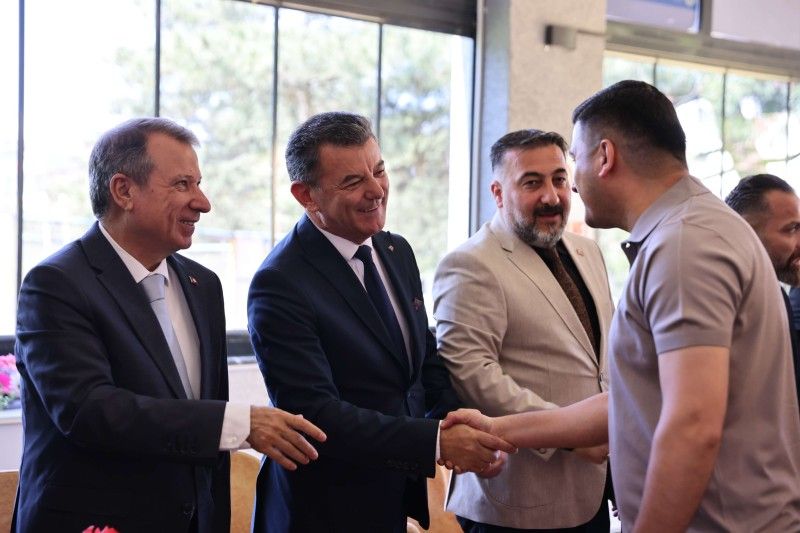 Kapaklı protokolü vatandaşlarla bayramlaştı