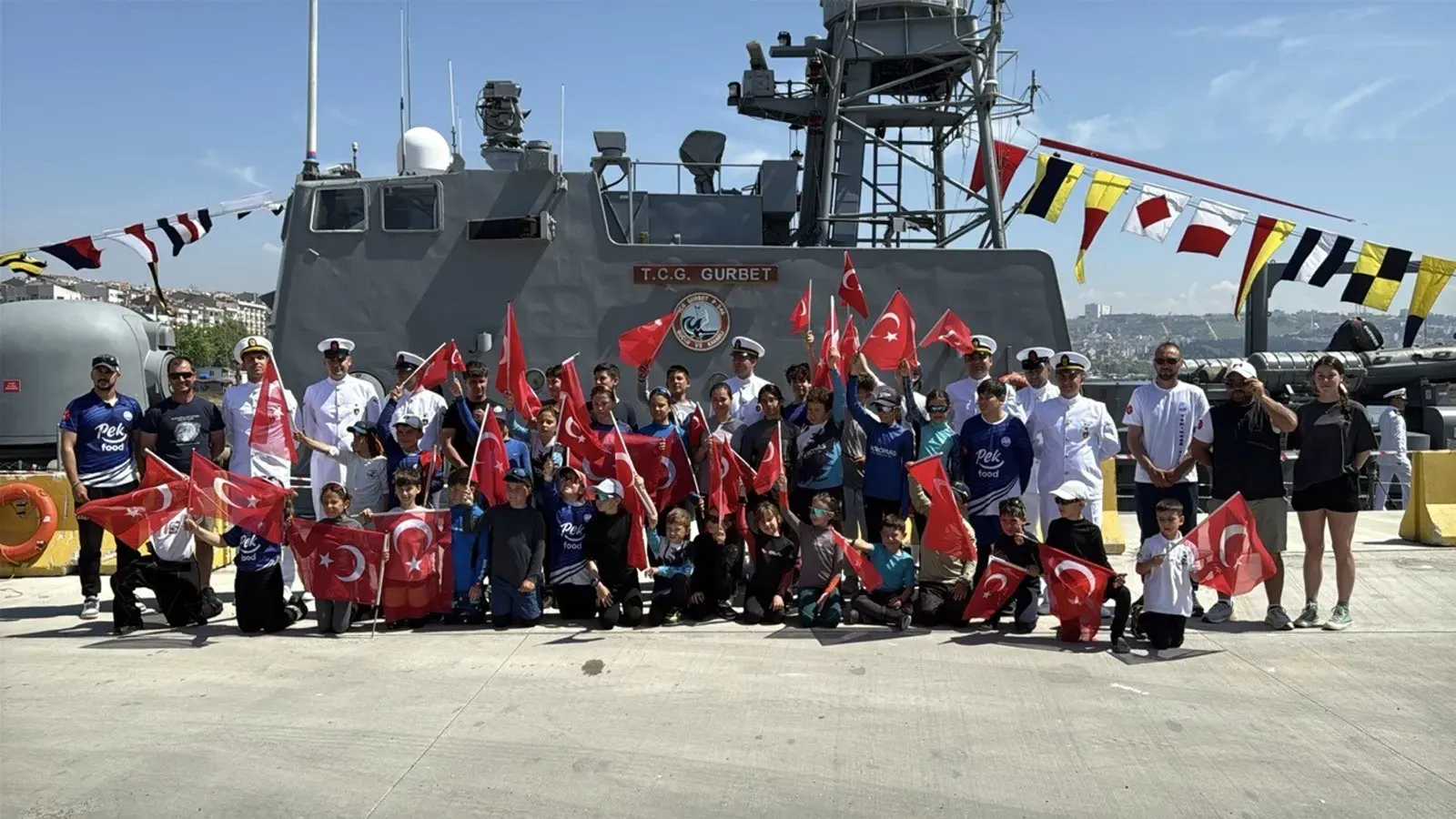 TCG Gurbet Gemisi’ne vatandaşlardan yoğun ilgi