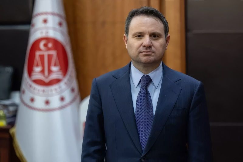 Bakan Gürlek’ten şehit polislerimiz için başsağlığı