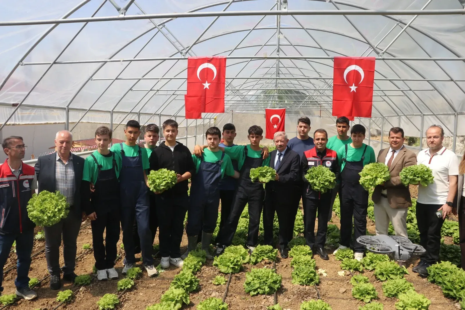 Okul serasında hasat heyecanı