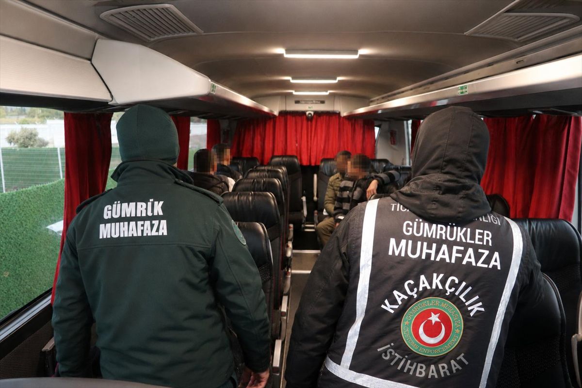 Yanlış otobüse binen 4 kaçak göçmen yakalandı