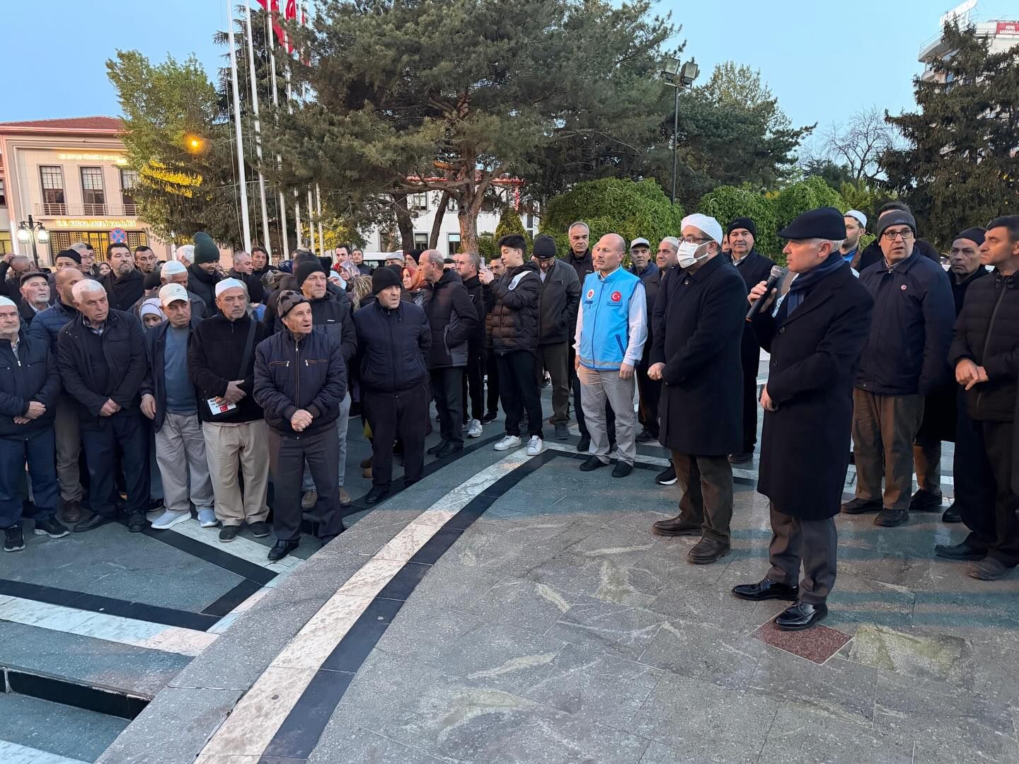 Hacı adayları dualarla uğurlandı