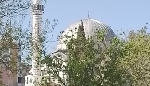Karaağaç Mahallesi’nde kutsal mekâna çirkin saldırı