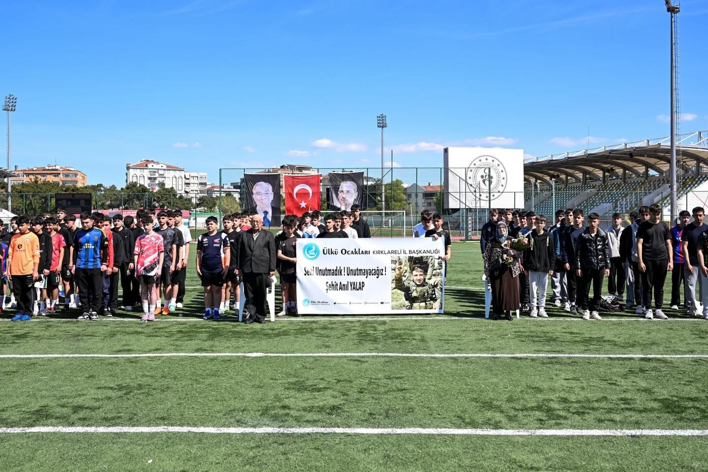 Vali Turan, futbol turnuvasına katıldı