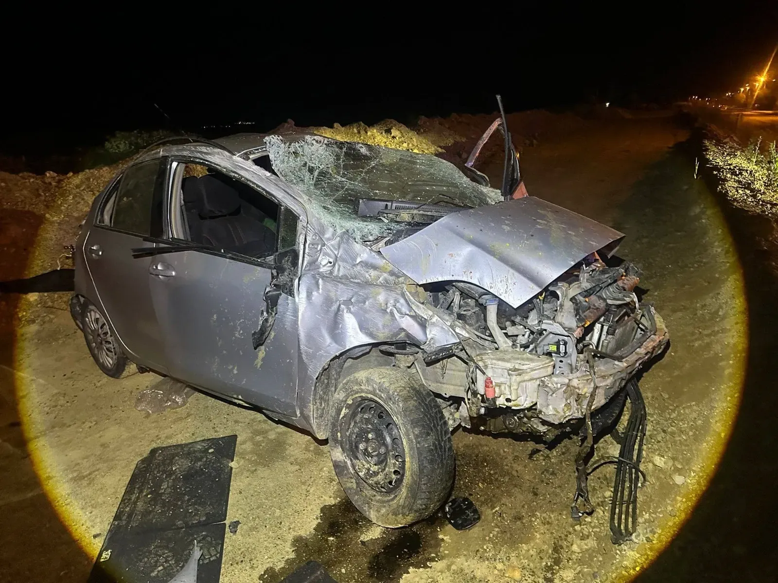Takla atan otomobildeki 2 kişi yaralandı