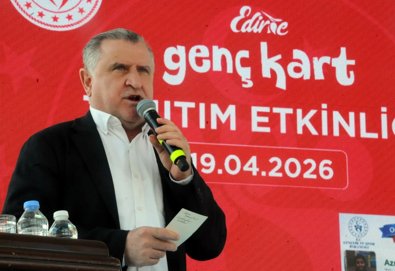 Bakan Bak: Çocuklarımızı kötü alışkanlıklardan uzak tutmamız lazım