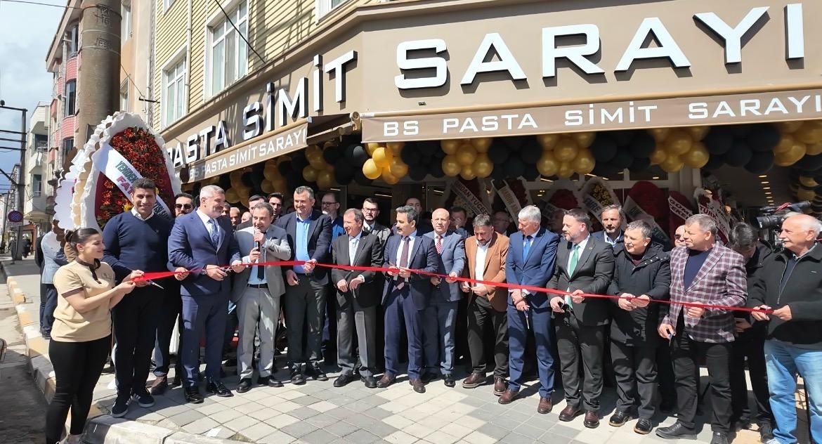 BS Pasta Simit Sarayı, yenilenen yüzüyle yeniden hizmette