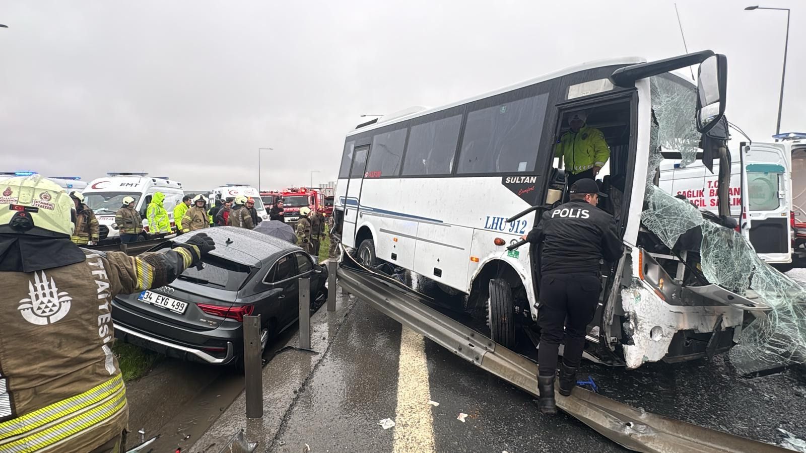 Polis memuru kalp masajıyla hayata döndürüldü