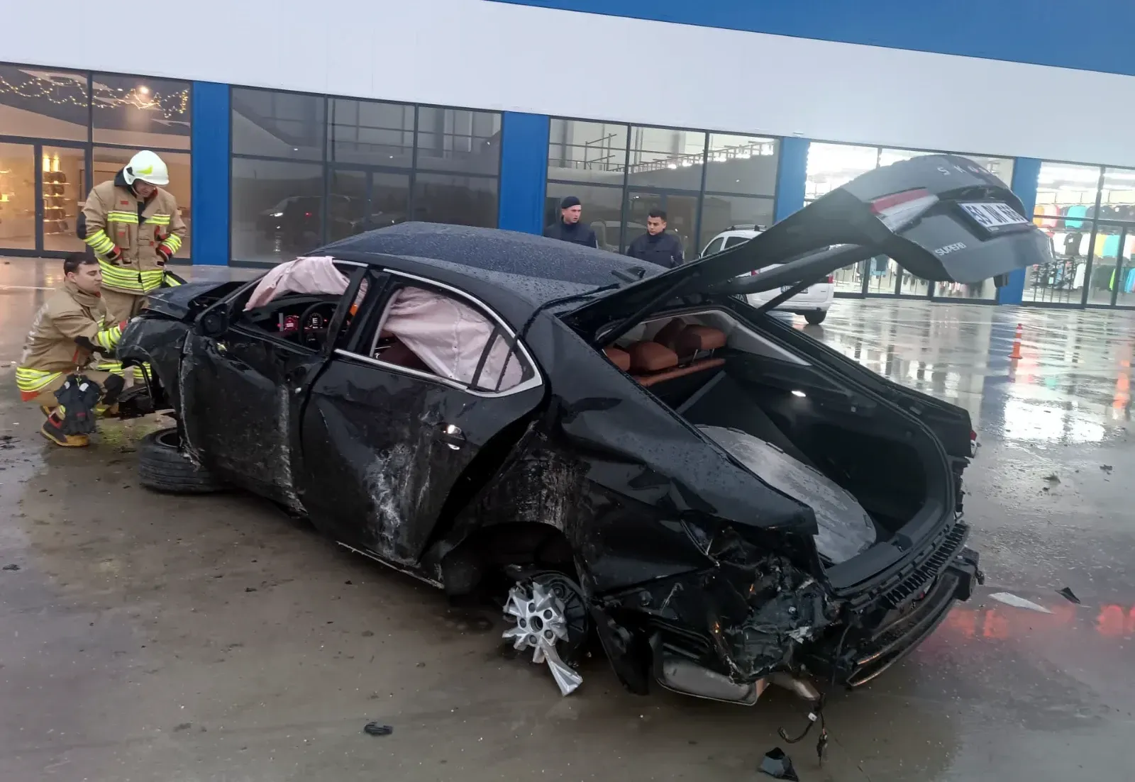 Otomobil defalarca takla attı: 2 yaralı