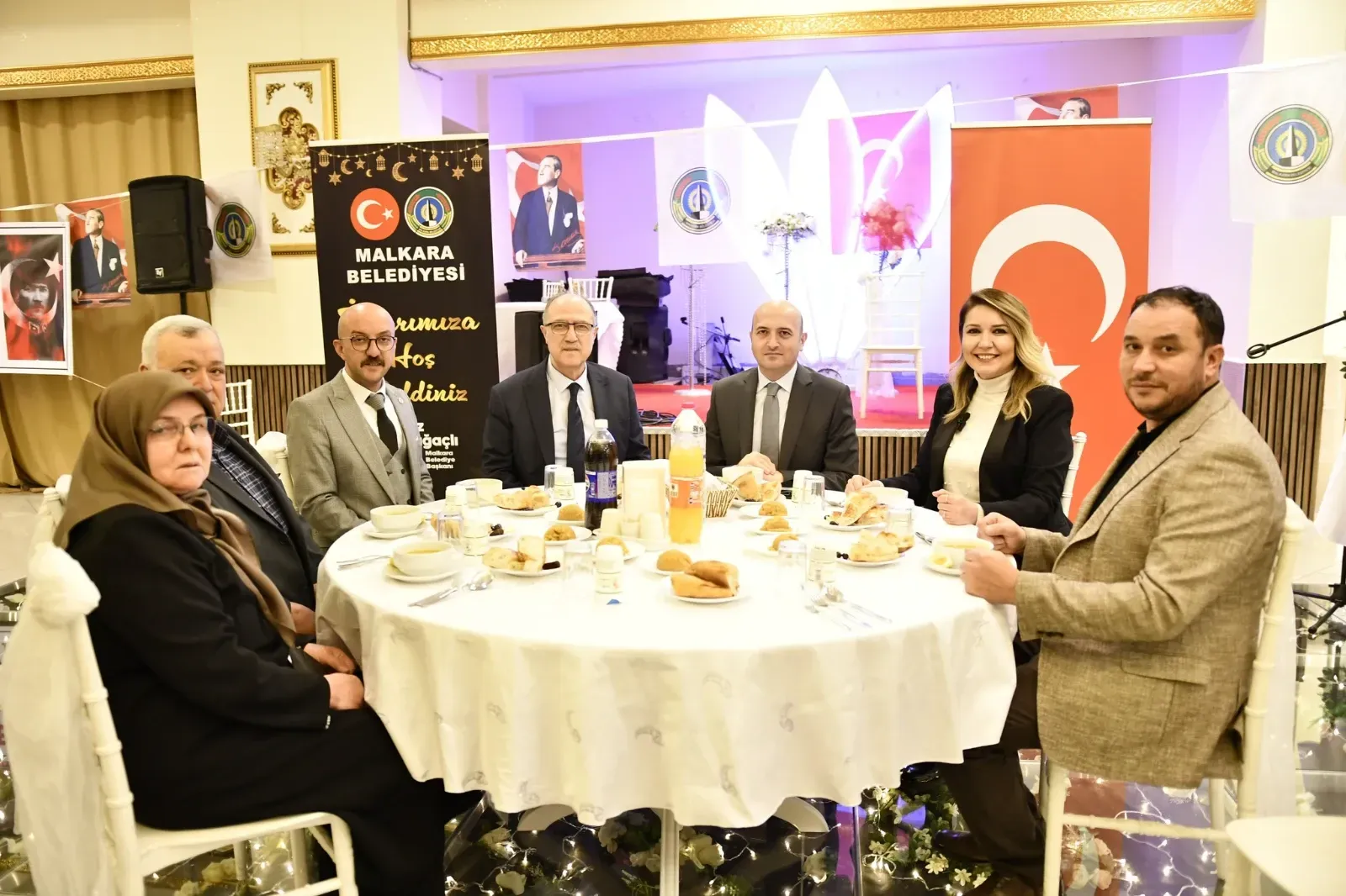 Başkan Öztürk, şehitlerimizin aileleri ve muhtarlarla iftarda buluştu
