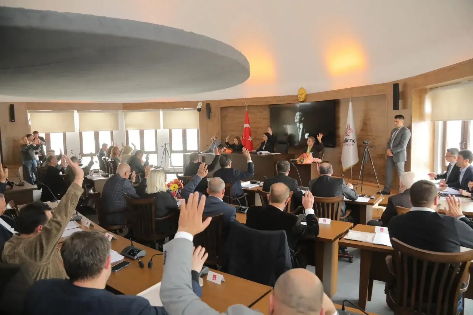 Başkan Gencan’dan Kadın Merkezi müjdesi