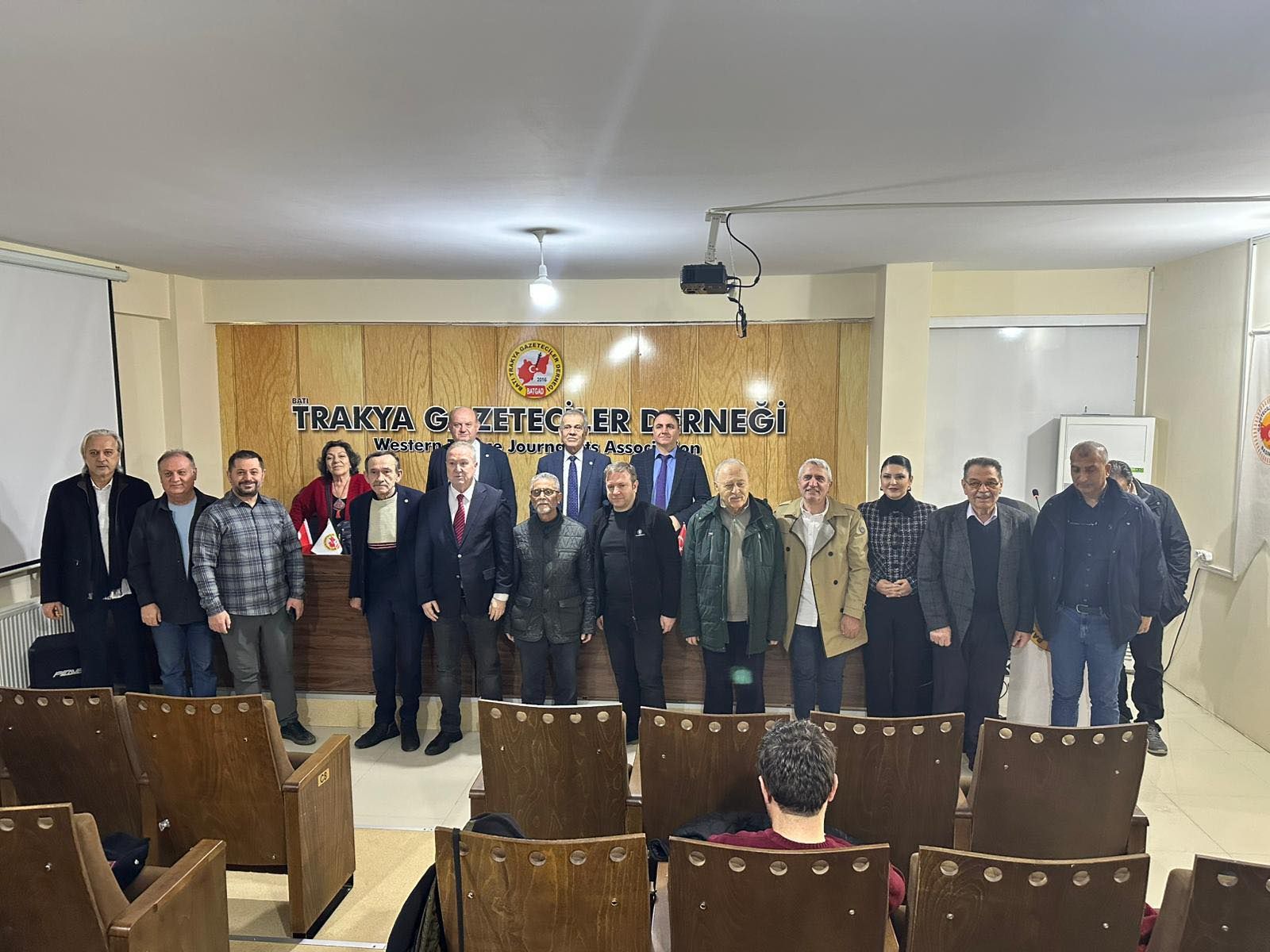 Batı Trakya Gazeteciler Derneği’nde Işıksal güven tazeledi