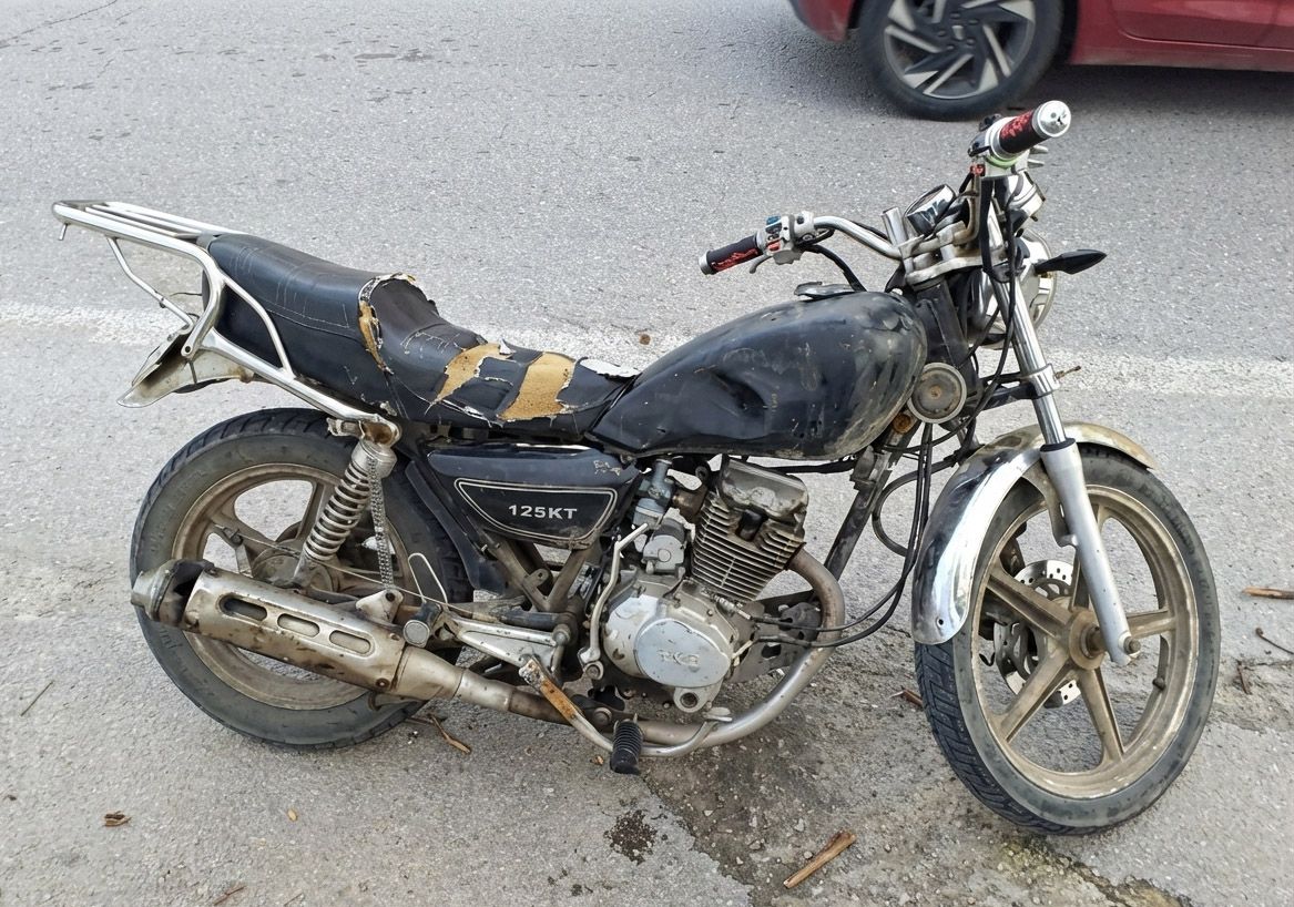 Sahte plakalı motosikletin ehliyetsiz sürücüsüne 110 bin lira ceza