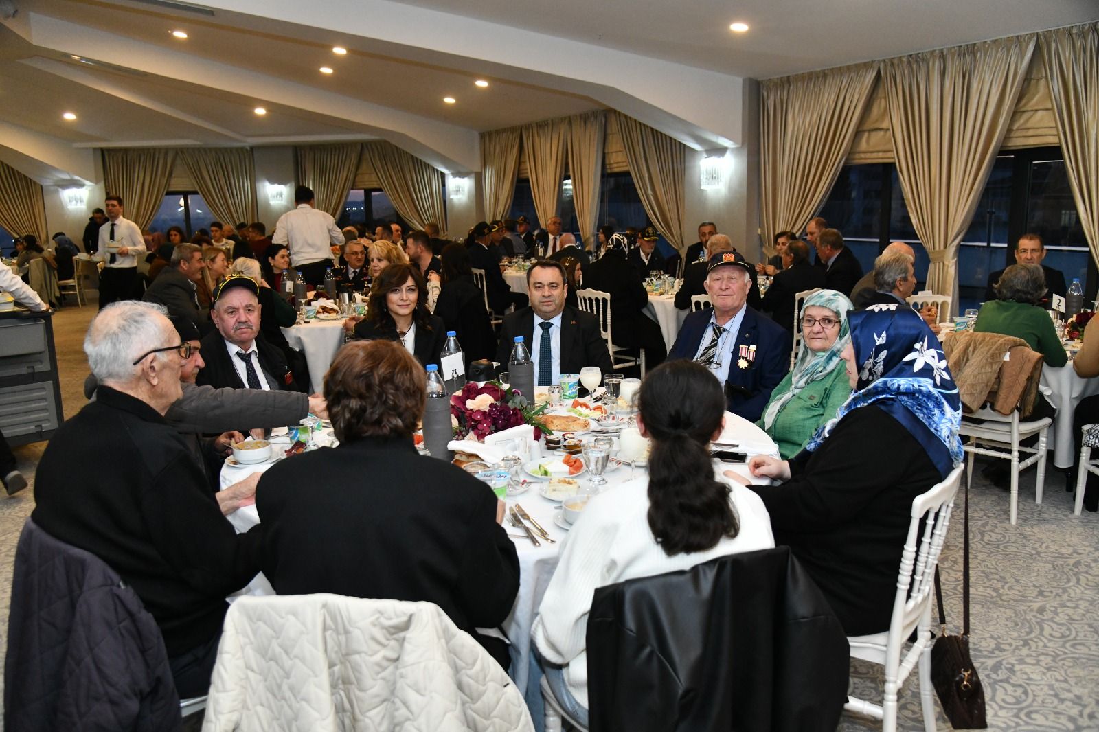 81 ilde ‘Şehit Yakınlarımız ve Gazilerimizle Büyük Aile Sofrası’ kuruldu