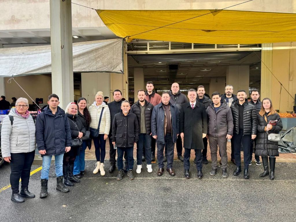 Başkan Sarıkurt, pazar esnafını ziyaret etti