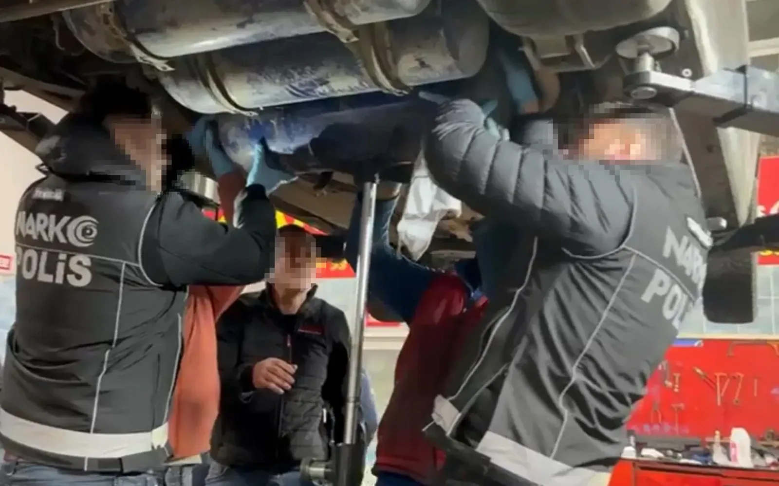Yabancı plakalı otomobilde uyuşturucu ele geçirildi