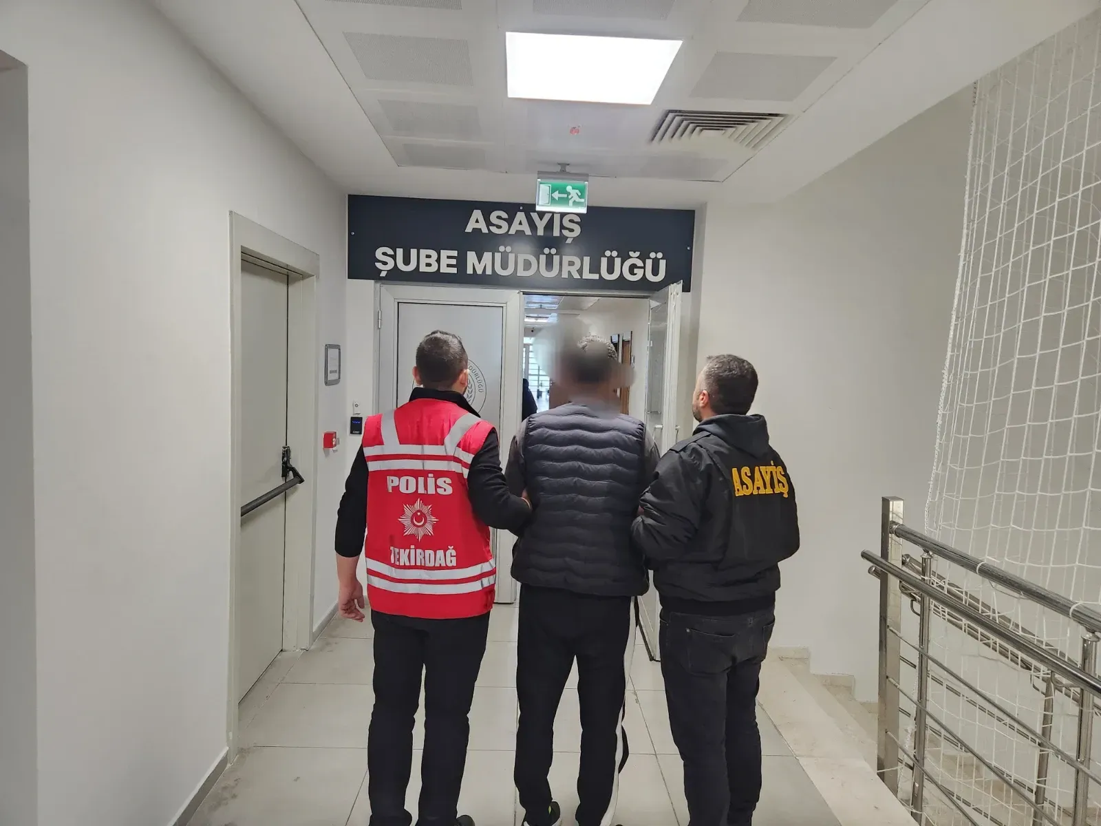 Firari suçlular tek tek yakalanıyor