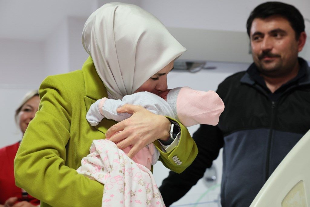 Ocak ayı doğum yardımı ödemeleri hesaplara yatırıldı