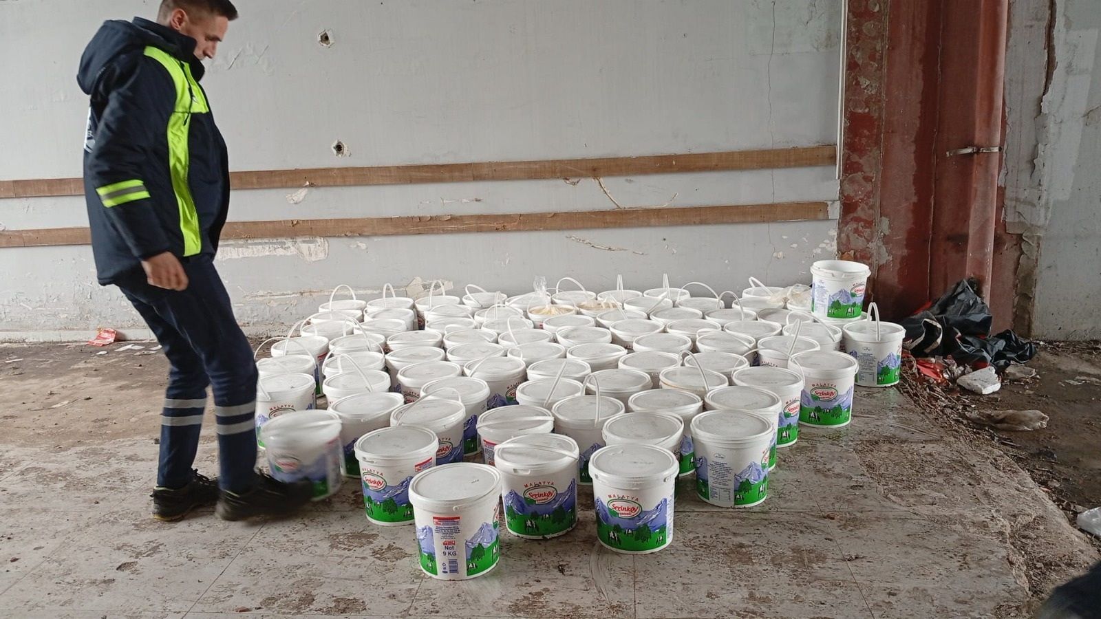 Sahte etiketli 800 kilo tereyağı ele geçirildi