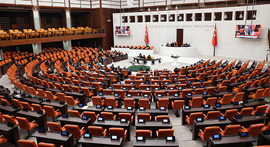 En düşük emekli aylığı teklifi, Meclis’te kabul edildi