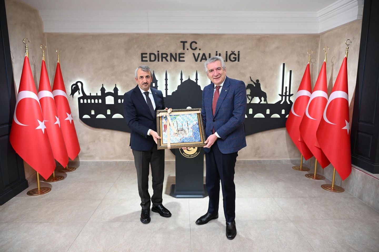 İSO Yönetim Kurulu Başkanı Bahçıvan’dan Vali Sezer’e ziyaret