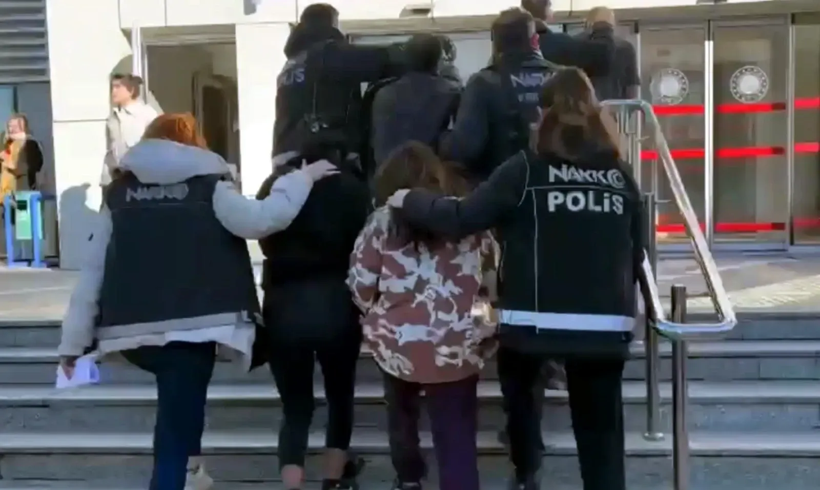 Uyuşturucu operasyonunda 5 tutuklama