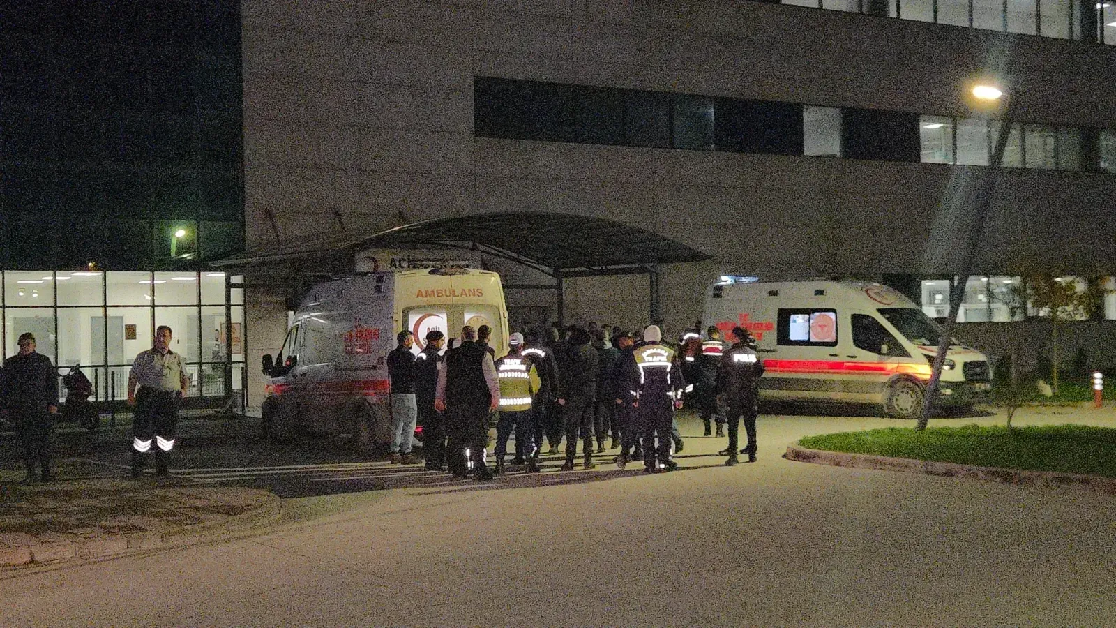 Yalova’da deaş’a operasyon: 7 polisimiz yaralandı