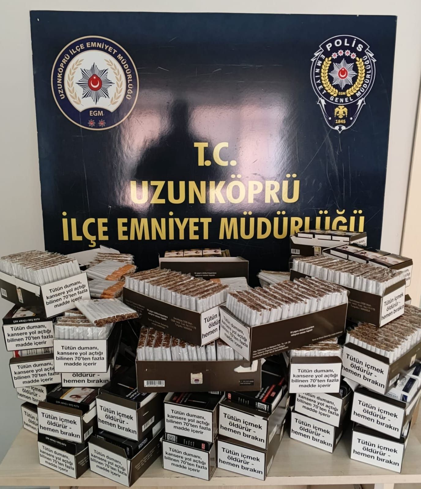 İş yerinde 12 bin 920 adet dolu makaron ele geçirildi