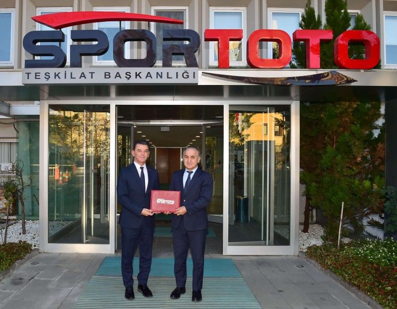 Kapaklı’ya yapılacak 12 spor sahasının protokolü imzalandı