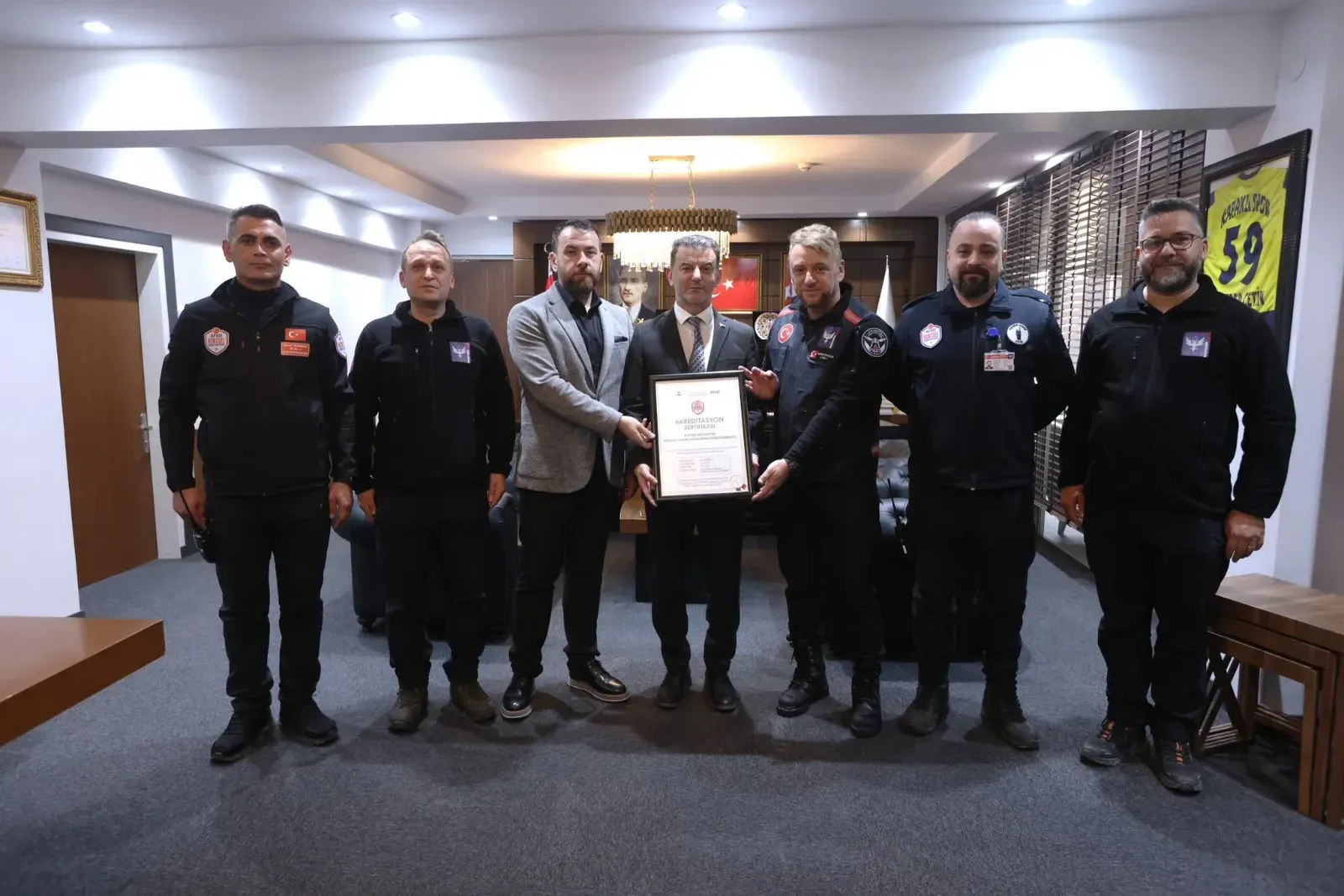 Arama Kurtarma Ekibine AFAD Akreditasyon Sertifikası