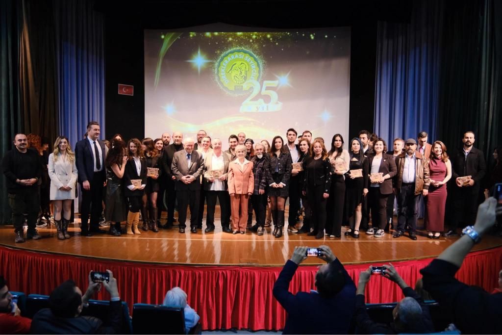 Şehir tiyatrosu, iki kategoride ödül kazandı