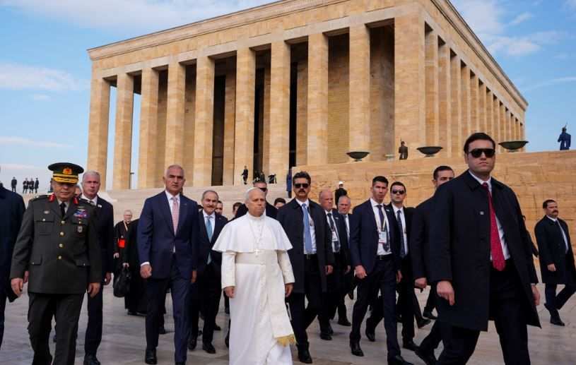 Papa 14. Leo, ilk yurtdışı ziyaretini Türkiye’ye yaptı