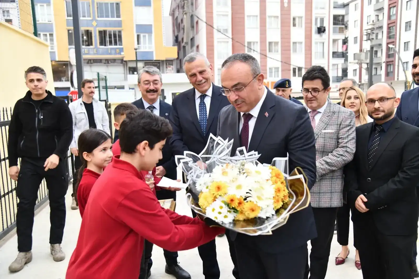 Vali Soytürk’ten Şehit İlhan Doyran Ortaokulu’na ziyaret
