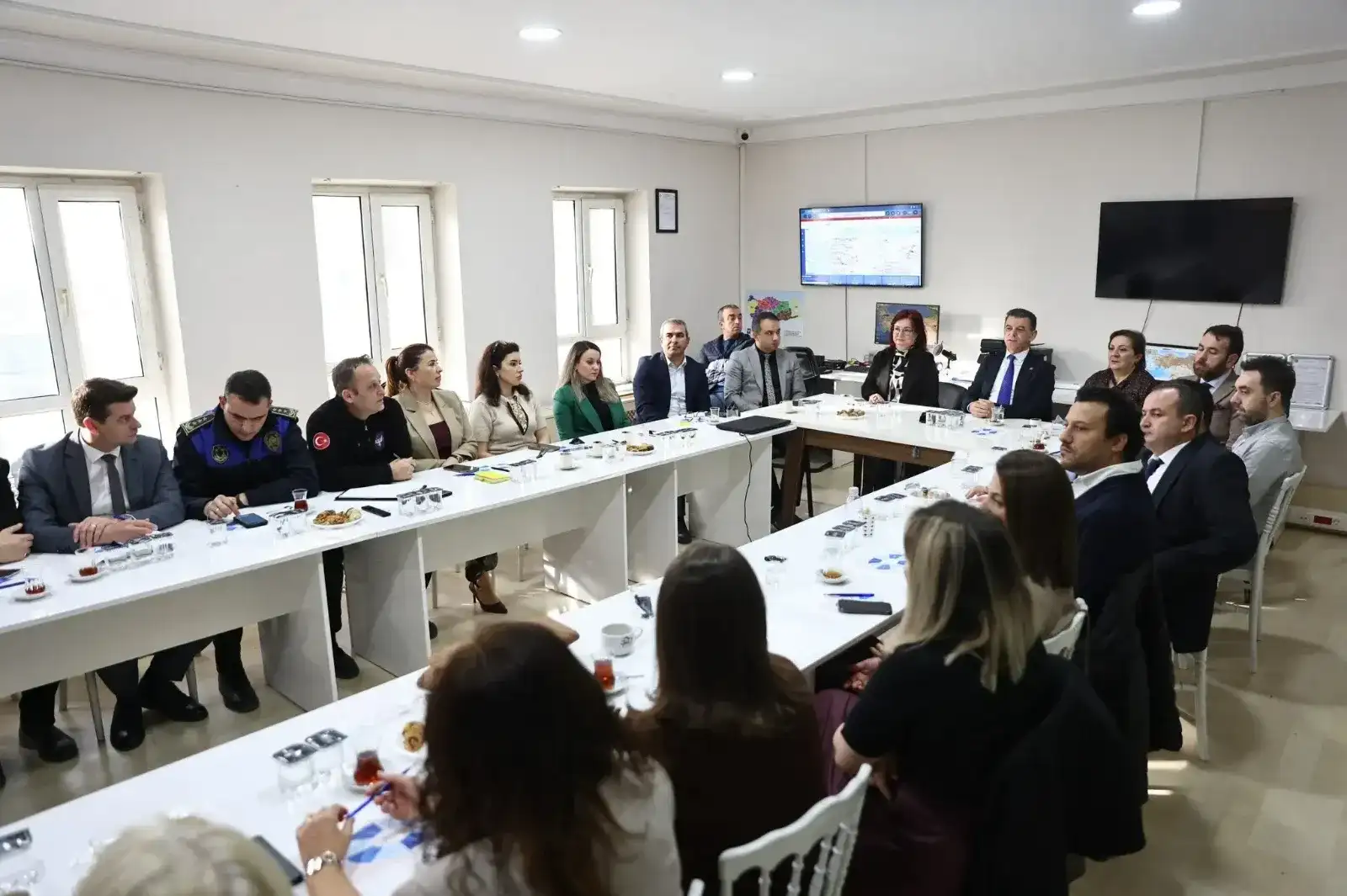Başkan Çetin, birim müdürleriyle değerlendirme toplantısı yaptı