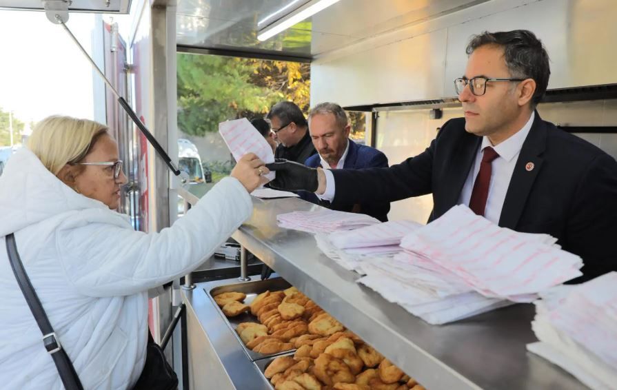 Edirne halkı şehitlerimizi dualarla andı