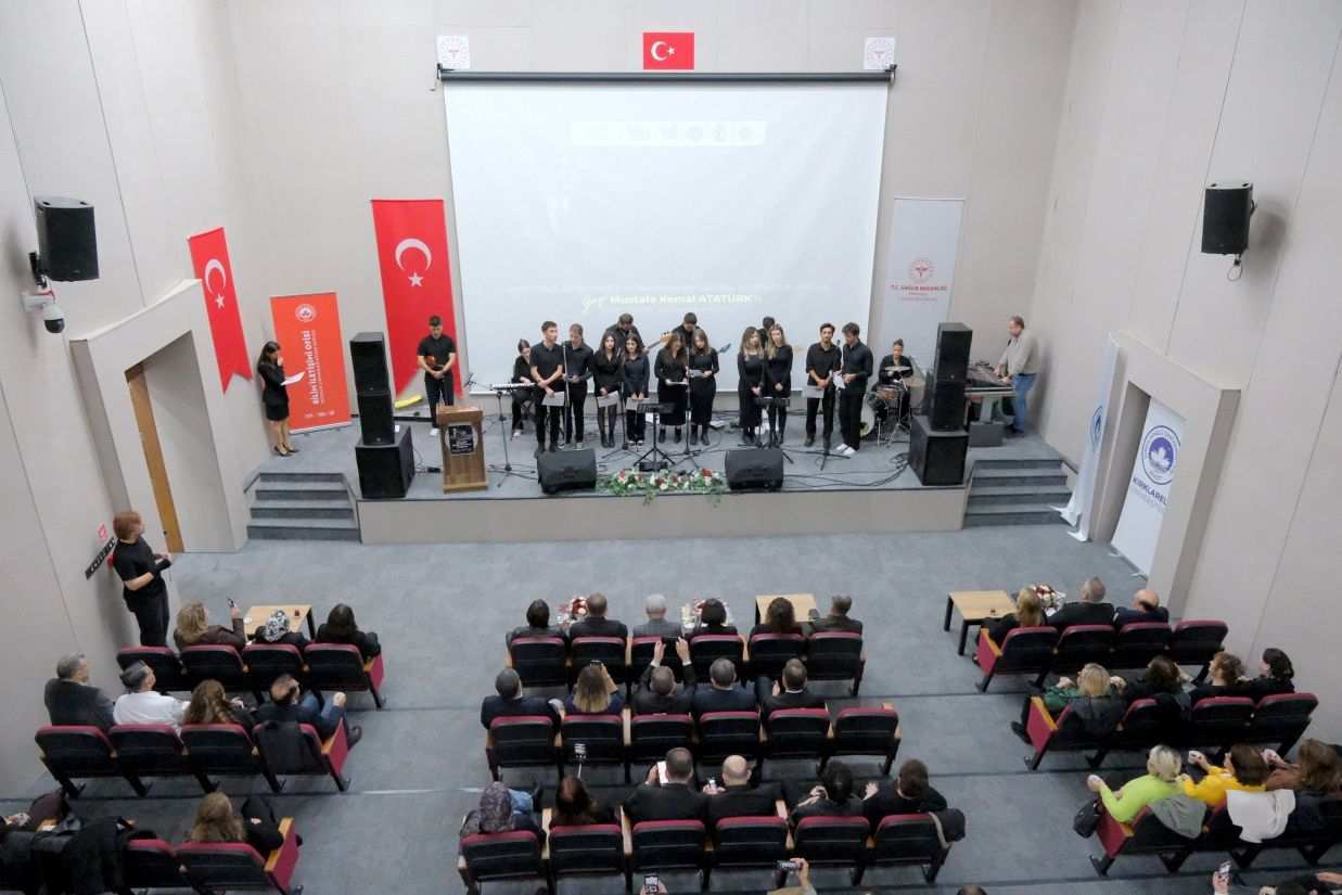 Atatürk’ün sevdiği şarkıları seslendirdiler