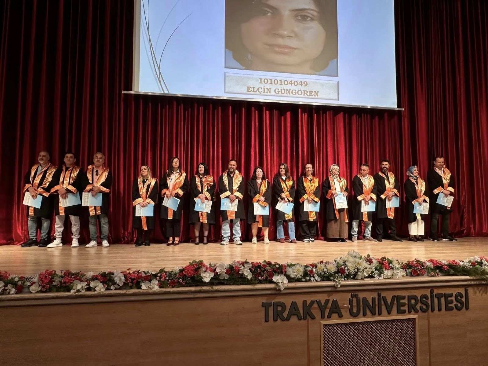 Kimya bölümü mezunları etkinlikte buluştu