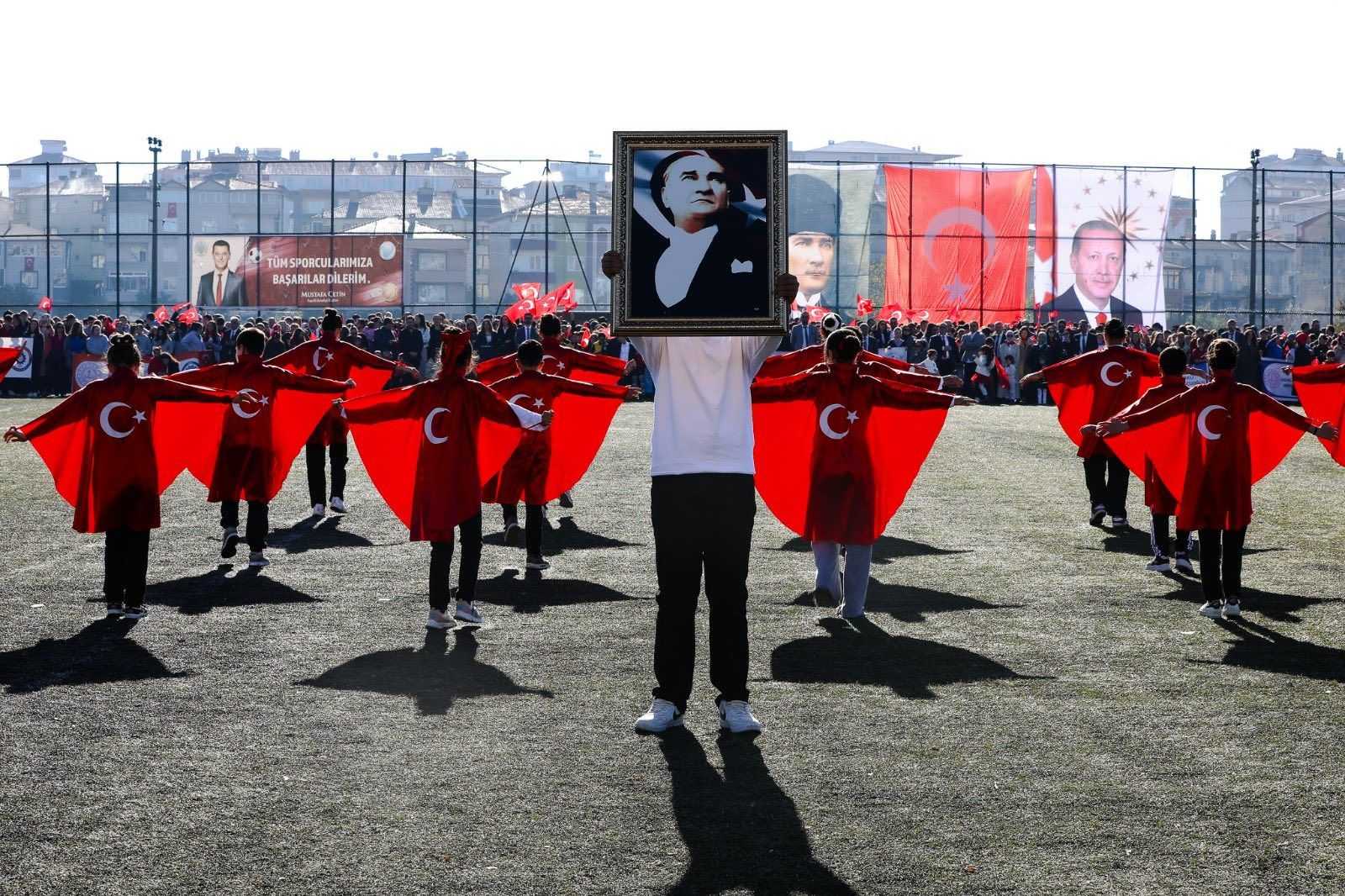“Cumhuriyet, Türk Milletine bırakılmış en büyük mirastır”