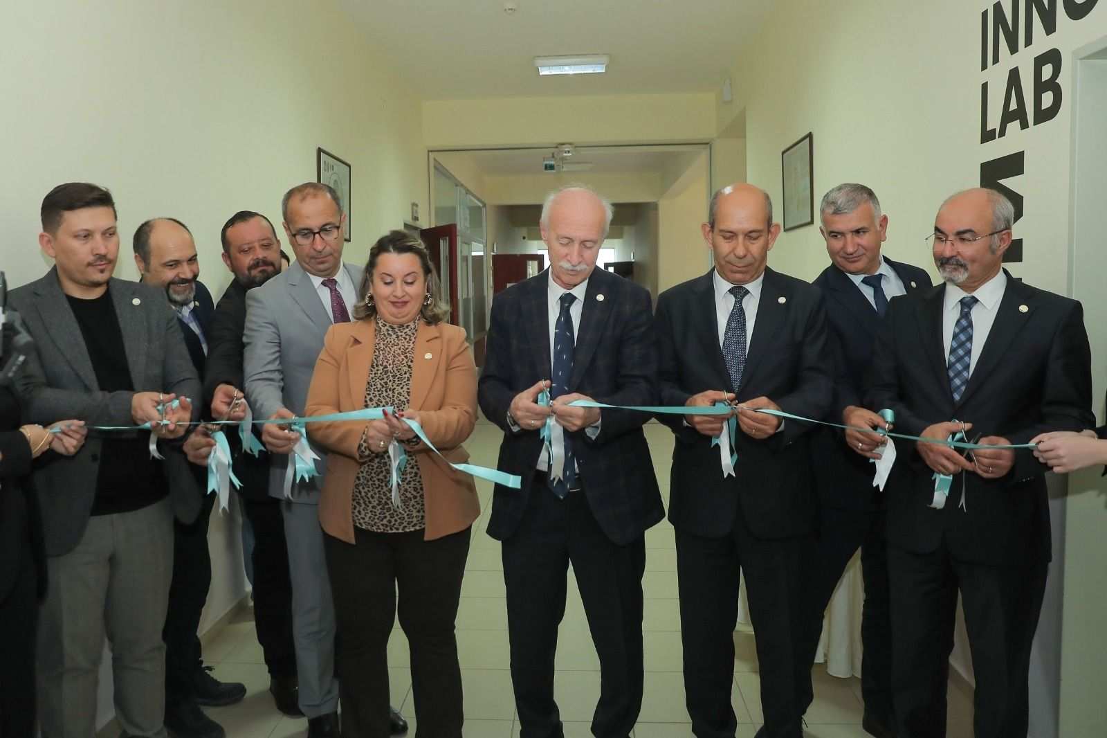 STEM İnovasyon Laboratuvarı ve Okuma Salonu açıldı