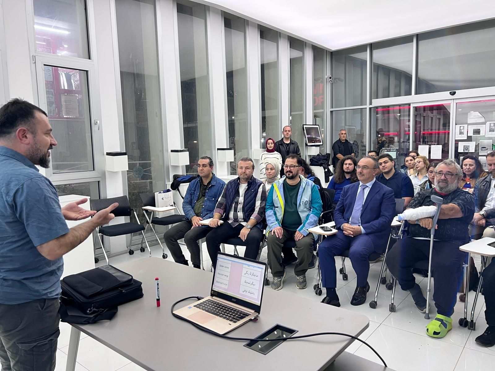Vali Soytürk, Osmanlıca Atölyesi’ne katıldı