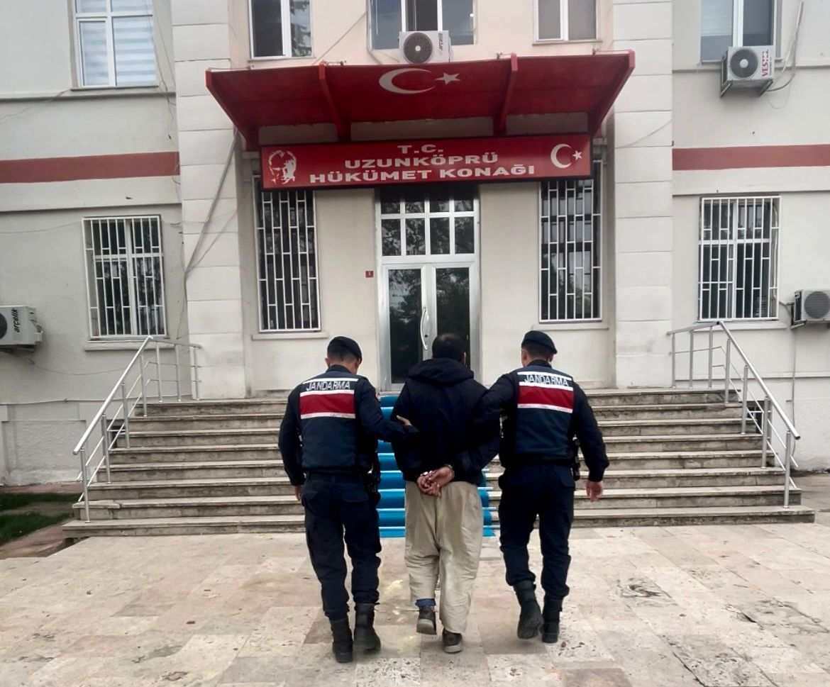 12 yıl hapis cezasıyla aranan firari hükümlü yurtdışına kaçmak isterken yakalandı