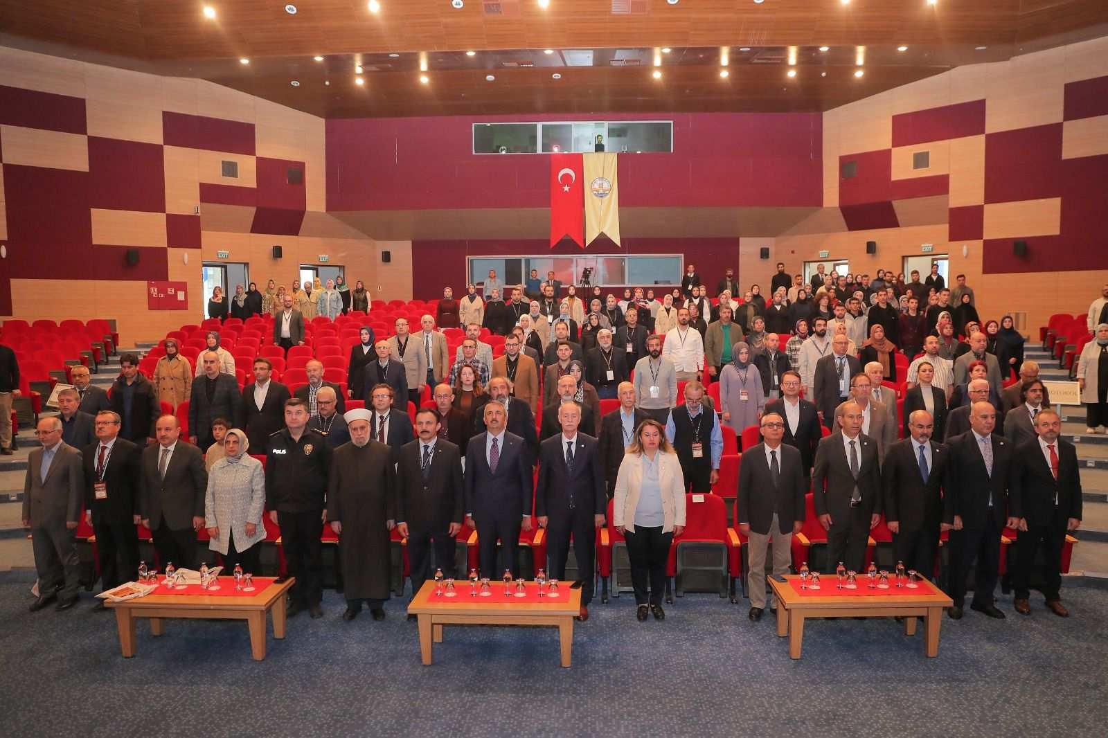 ‘Tarihsel ve Aktüel Boyutlarıyla Selefî Anlayışlar Sempozyumu’ başladı